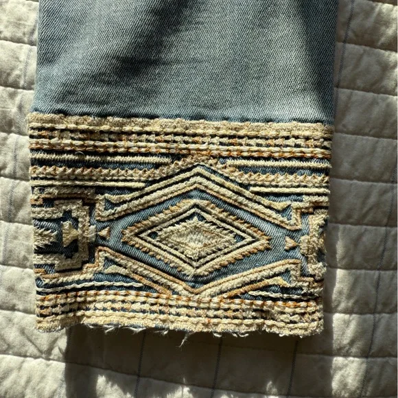 DRIFTWOOD Light Blue Cropped Jeans with Embroidery - Picture 5 of 8